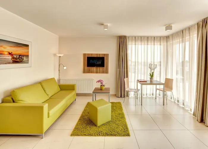 Baltic Cliff & Wellness 4* نيخوجة